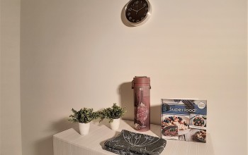 Meubels + decoratie eetkamer en keuken (50 stuks)
